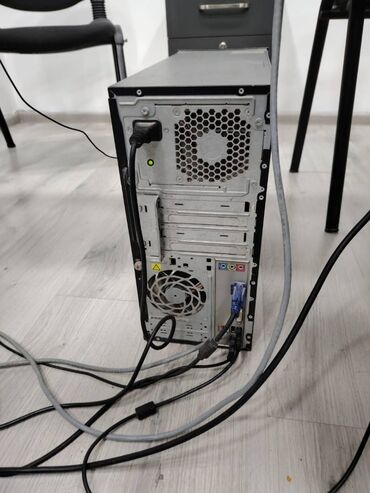 Masaüstü kompüterlər və iş stansiyaları: Masaüstü kompüterlər işləkdir. 6 ədəd PC, 6 ədəd monitor, 6 ədəd — 19