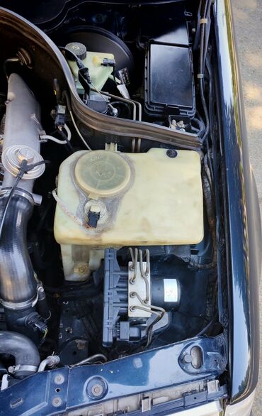 Mercedes-Benz: Mercedes-Benz 220: 2.2 l | 2000 il Sedan — 6