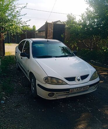 Renault: Renault Megane: 2000 г., 2 л, Механика, Бензин, Седан