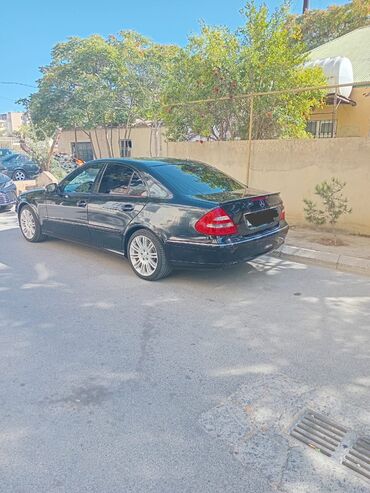 mersedes dört göz: Mercedes-Benz E 350: 3.5 l | 2005 il Sedan