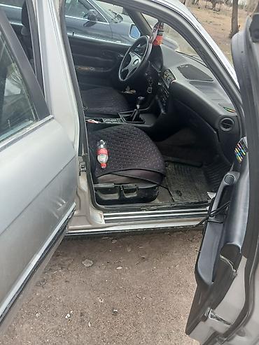 BMW: BMW 5 series: 1993 г., Седан — 4