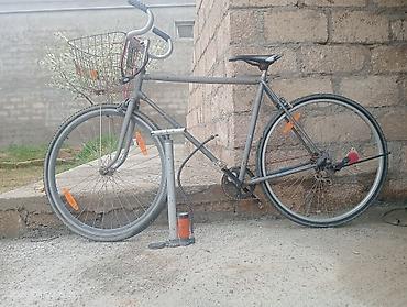 velosipedler 28: Xarkov velosiped zavodu istehsalıdır. 1982 ci ilə aidir bilən bilir — 1