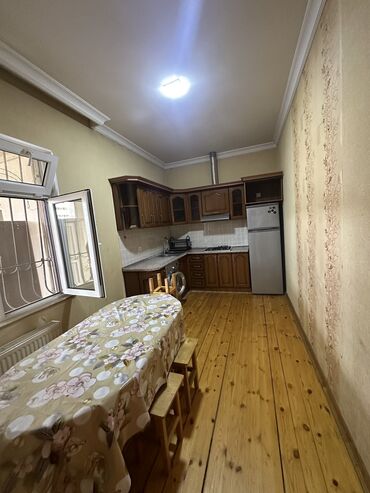 Uzunmüddətli kirayə evlər: 120 kv. m, 4 otaqlı, Telefon, Kombi, Kanalizasiya — 5