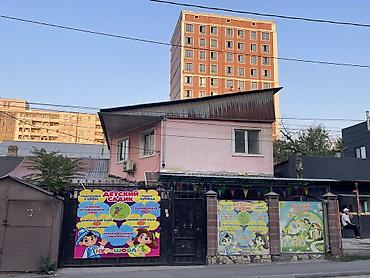 сдаю кабинеты: Сдаётся двухэтажное здание на первой линии — ул. Шота Руставели, 34А — 10