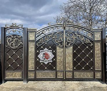 Распашные ворота: Кованые металлические изделия для экстерьера: ворота, калитки — 2