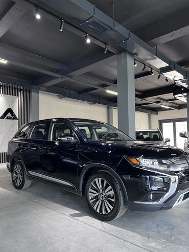 митсубиш: Mitsubishi Outlander: 2.4 л | 2019 г. | 110000 км | Кроссовер