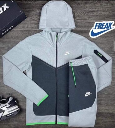 Trenerke: TOP PONUDA Veličina S M L XL XXL Cena 5300 dinara Moguca zamena — 16