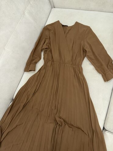 Вечерние платья: Девочки, разрузка гардероба, платья носила только раз, цены от 300 до — 8