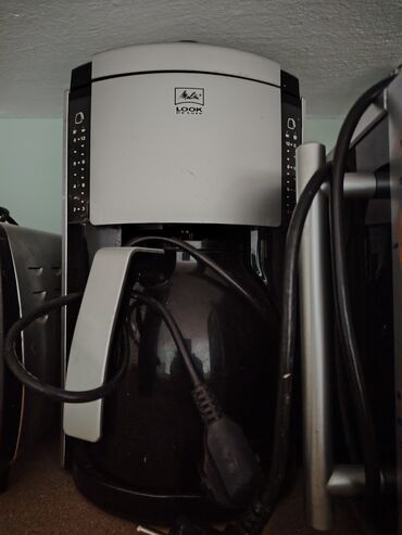 Stolovi: Prodajem mikrotalasnu 5000 Mini pekaricu (ne onu sto mesi hleb nego na lalafo.rs — 8 Stolovi: Prodajem mikrotalasnu 5000 Mini pekaricu (ne onu sto mesi hleb nego — 8