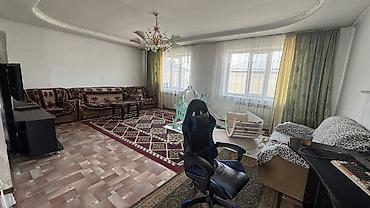 Продажа коттеджей и домов: Продаётся двухэтажный жилой дом с отдельным входом и крыльцом. Вместе — 13