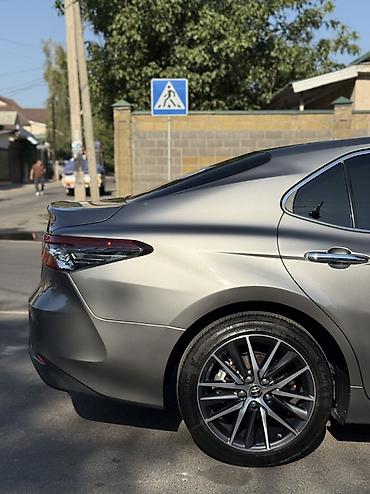 тойота ланкрузер 100: Toyota Camry: 2023 г., 2.5 л, Вариатор, Гибрид, Седан — 10