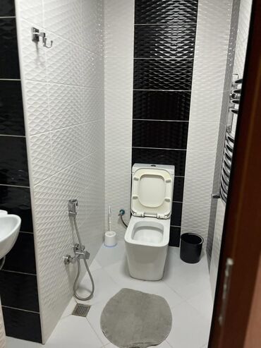 Uzunmüddətli kirayə mənzillər: 2otaqlı mənzil – rahat planlama və zövqlü interyer - Geniş qonaq — 4