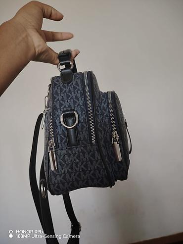 Рюкзаки: Рюкзак Michael Kors с фирменным монограммным принтом MK. - Компактная — 1