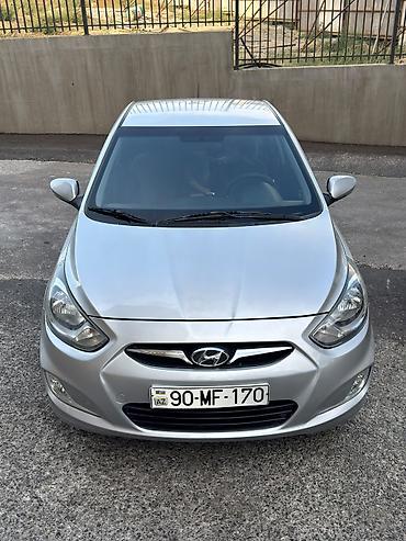 Hyundai Accent: 1.4 l | 2011 il Sedan