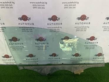 tesla 3: Стекло двери Hyundai Sonata NEW RISE 2.0 LPG 2017 перед. прав. (б/у) — 1