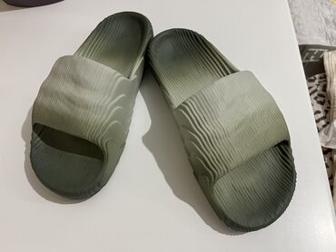 обувь columbia: Adidas в оригинале 💯 можно проверить по куаркоду куплено в Европе