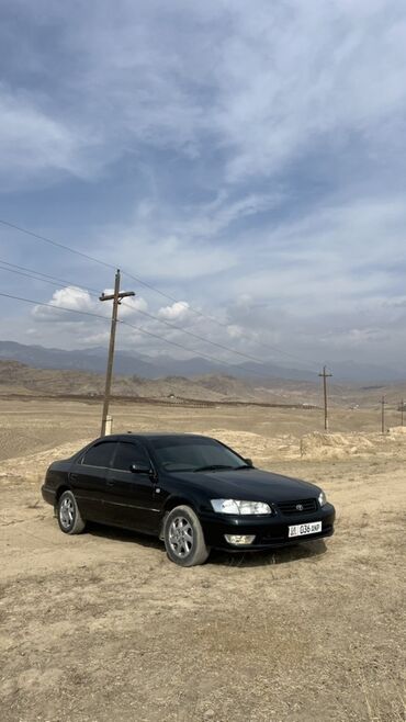 дом на колесо: Toyota Camry: 2001 г., 2.2 л, Автомат, Бензин, Седан