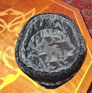milli geyimlər: Qara tükəl toxumalı papaq - Klassik, silindrik formaya malik qara — 2
