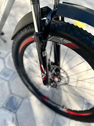 Velosipedlər: Velosiped 26-ıliq alınıb sürülmayib. 21 Skorost. Çantası, su qabı — 6