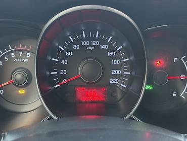 Kia: Kia Rio: 2012 г., 1.4 л, Механика, Бензин, Седан — 10