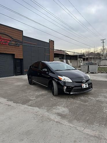 хечбек: Toyota Prius: 2015 г., Гибрид, Хэтчбэк — 2