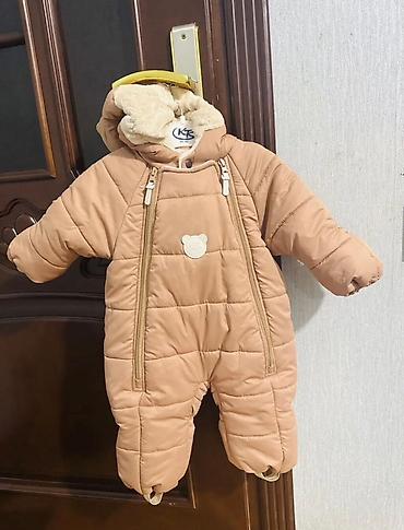 Qışlıq körpə kombinezonu - Rəng: açıq qəhvəyi/bej - Model: kapüşonlu