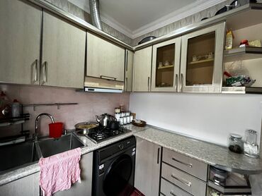 Köhnə tikili: Satılır: tam təmirli, zövqlə dizayn edilmiş 2 otaqlı mənzil üçün mebel — 25