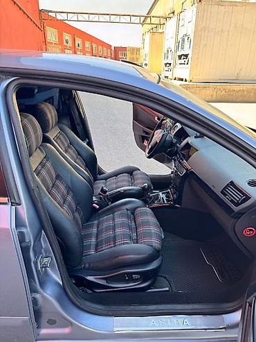 li 9: Opel Astra: 1.9 l | 2008 il 19000 km Sedan — 8