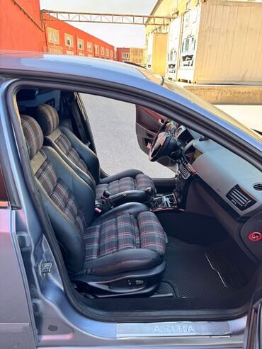 Opel: Opel Astra: 1.9 l | 2008 il 19000 km Sedan — 16