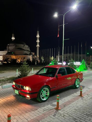 машина электронный: BMW 525: 1990 г., 2.5 л, Механика, Бензин, Седан