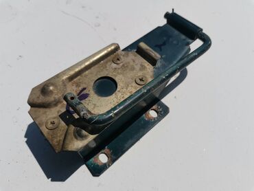 Auto delovi: Drzac prednje haube sa drzacem boce brisaca Lada 21213,21214 Niva — 7