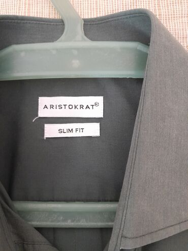 Köynəklər: Мужские рубашки,б/у. Размеpы указаны на фото ( S,L,M,XL). Есть еще — 26