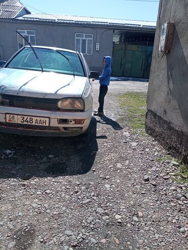 Volkswagen: Volkswagen Golf: 1997 г., 1.8 л, Механика, Бензин