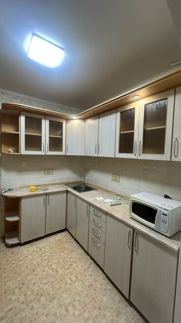 старая кухонная мебель: Продаю бу кухонный гарнитур в хорошем состоянии