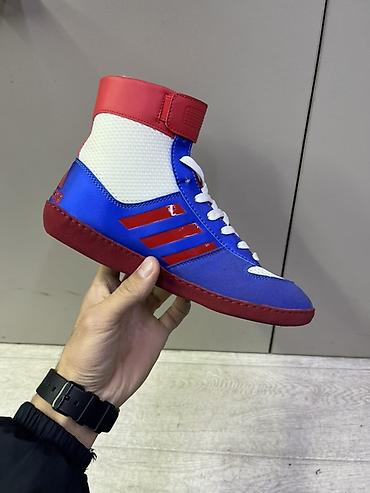 Бутсы: Борцовки от бренда Adidas 
Размер; 38,39 — 3