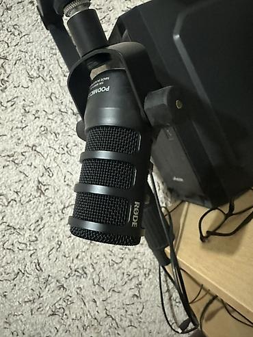 Аудиотехника: Динамический микрофон RØDE PodMic + настольный рычажный держатель — 1