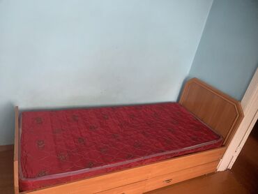зборшик мебель: Односпальная Кровать, Б/у