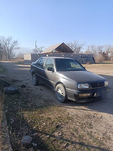 Volkswagen: Volkswagen Vento: 1994 г., Седан — 6