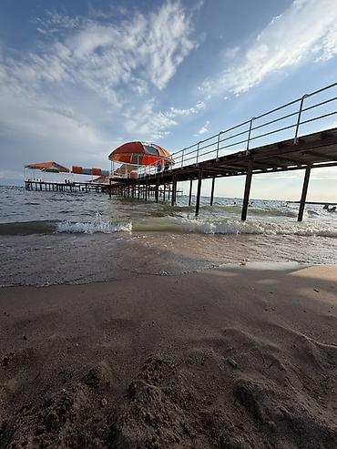аренда 1 ком: Сдаётся комната у моря - Расположение: у песчаного пляжа с пирсом и — 1