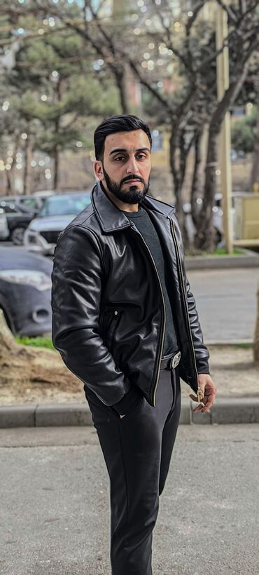 Satış üzrə menecerlər: Satış meneceri. 3-5 illik təcrübə