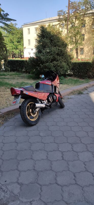 Мотоциклы и мопеды: Kawasaki gpx 600

Мотоцикл 600 кубовый.
Есть вложения. Можете звонить