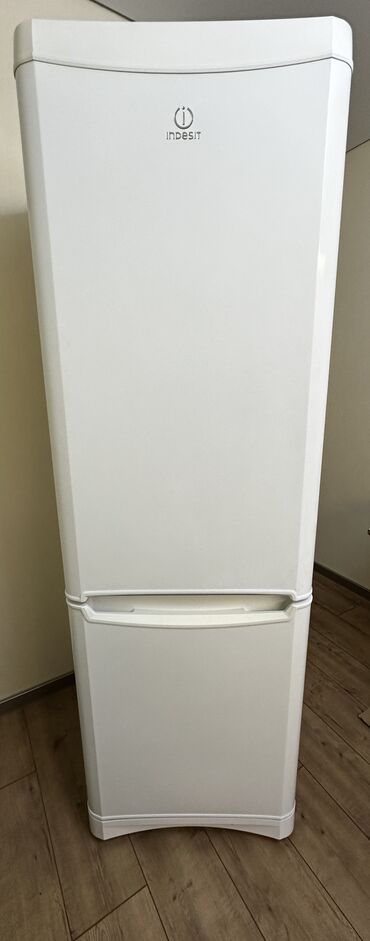 холодильников и: Холодильник Indesit, Б/у, Двухкамерный, No frost, 60 * 185 * 60