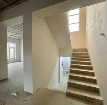 Продажа квартир: Таунхаус, 150 м², 4 комнаты, Агентство недвижимости, Дизайнерский ремонт