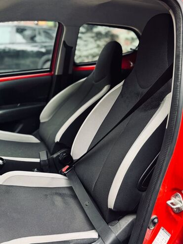 Toyota: Toyota Aygo: 2016 г., 0.1 л, Автомат, Бензин — 6