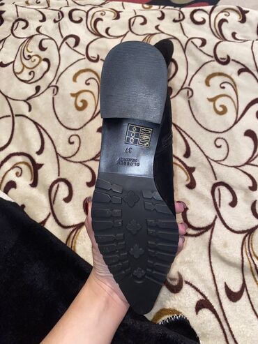 обувь новая: Сапоги, 37, цвет - Черный