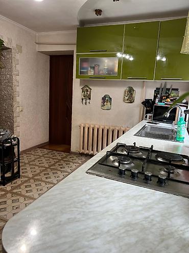 Продажа домов: Полдома, 80 м², 5 комнат, Собственник — 9