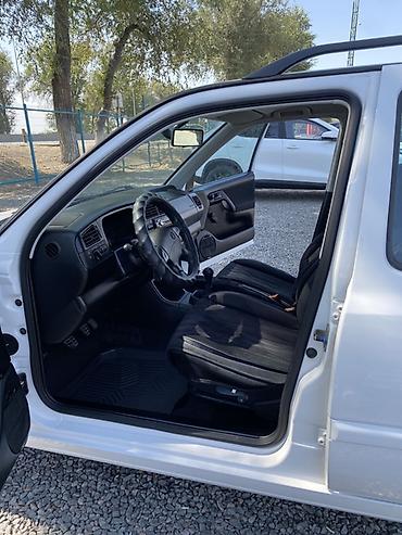 гур 211: Volkswagen Golf: 1997 г., 1.8 л, Кол менен иштөөчү, Бензин, Универсал — 3