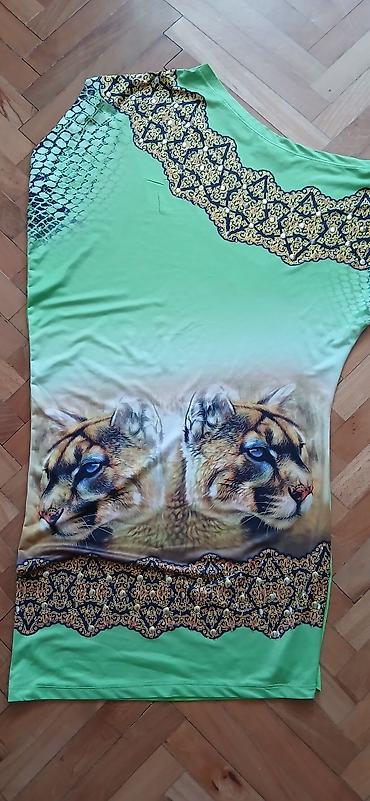mona torb: Zelena asimetrična tunika/haljina sa printom - Kroj: široka — 1