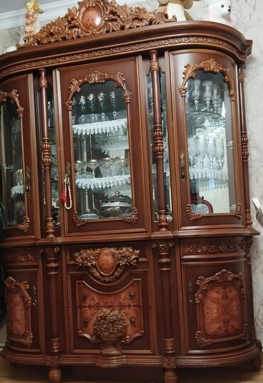 Dolablar: Təzə qorka evdən çıxmalıdı təcili satılır.heç bir qırığı yoxdur