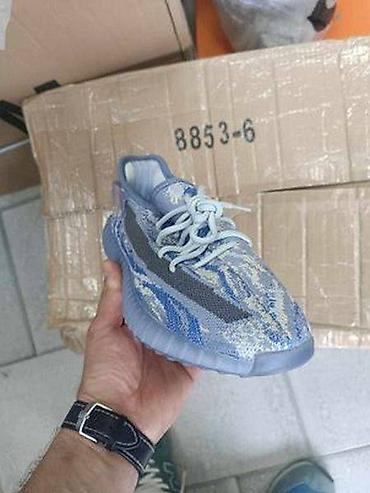 bff torba: Adidas Yeezy
brojevi 36 do 44
cena 4000 dinara — 6